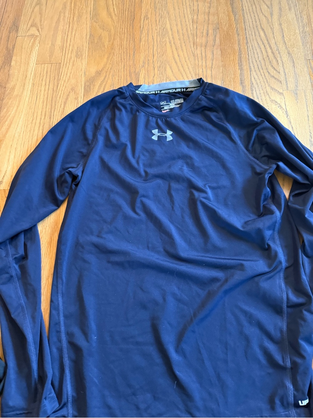 Under Armour Men’s Navy Blue Long-Sleeve Performance Top